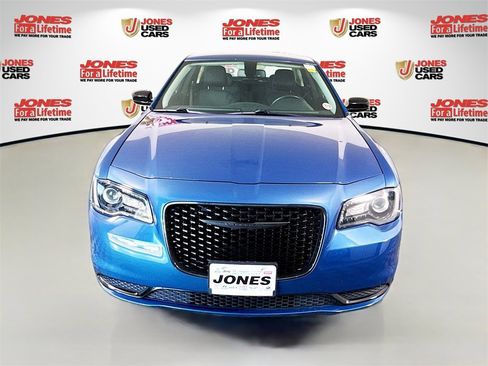 Used 2021 Chrysler 300 Touring w/ Sport Appearance Package image 11