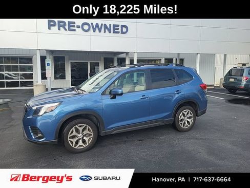 Used 2023 Subaru Forester Premium AWD/4WD image 1