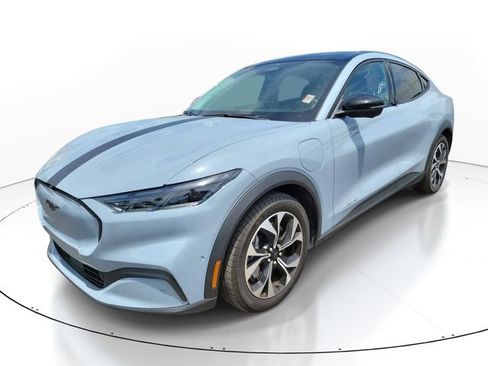 Used 2024 Ford Mustang Mach-E Select image 4