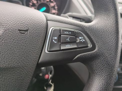 Used 2017 Ford Escape SE image 23