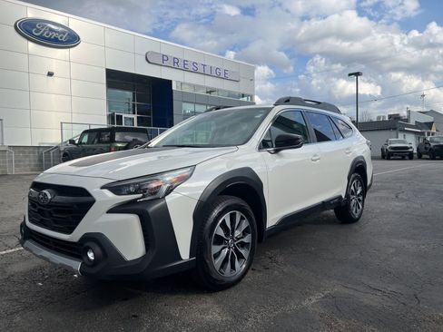 Used 2023 Subaru Outback Limited image 3