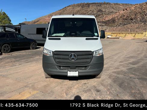 Used 2025 Mercedes-Benz Sprinter 2500 image 8