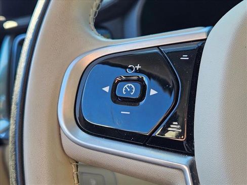 Used 2022 Volvo S60 T8 Inscription w/ Advanced Package image 11