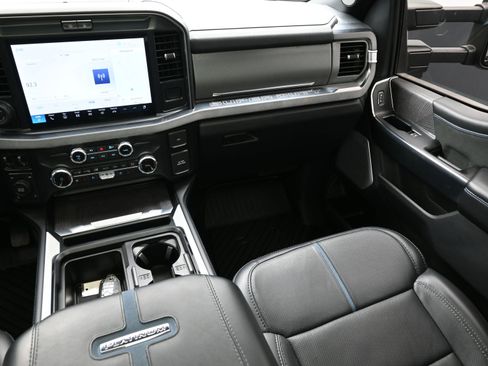 Used 2025 Ford F350 Platinum image 39