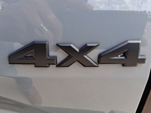 New 2026 Nissan Frontier SV image 6