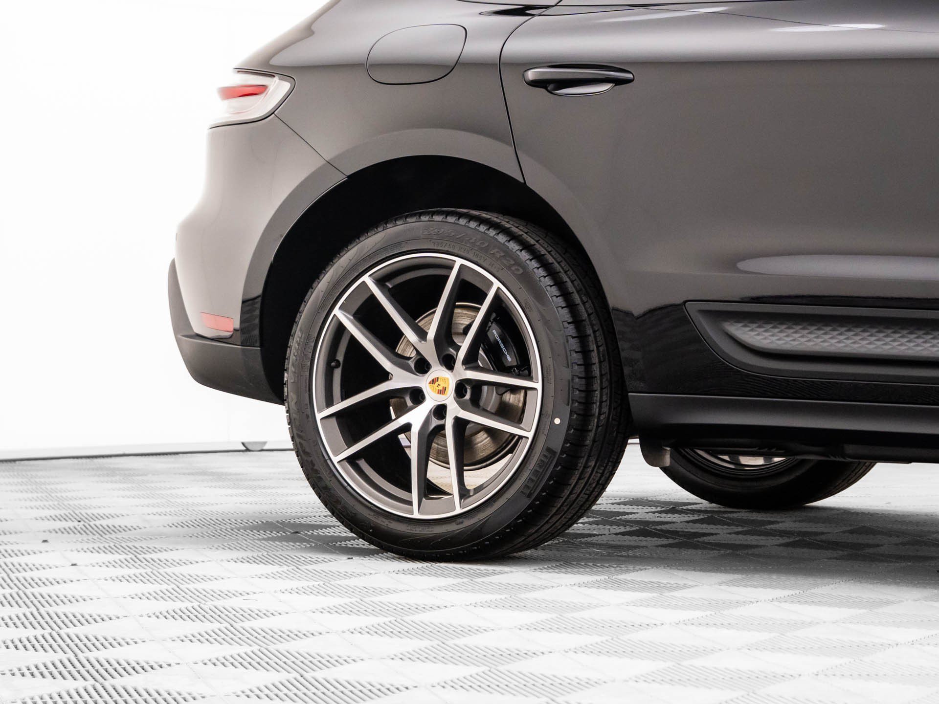Used 2026 Porsche Macan AWD/4WD image 35