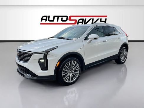 Used 2025 Cadillac XT4 Premium Luxury w/ Technology Package AWD/4WD image 3