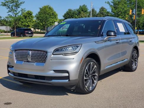 Used 2024 Lincoln Aviator Reserve w/ Equipment Group 201A AWD/4WD image 2