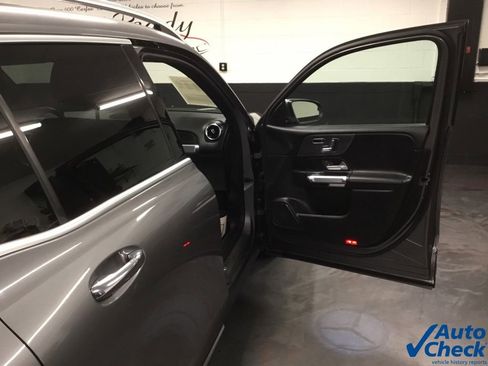 Used 2020 Mercedes-Benz GLB 250 4MATIC image 38