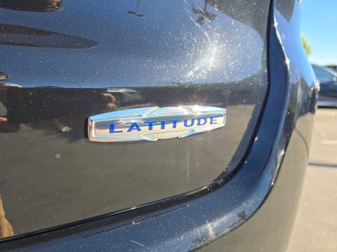 Used 2023 Jeep Compass Latitude image 13