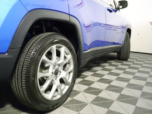 Used 2025 Jeep Compass Limited AWD/4WD image 12