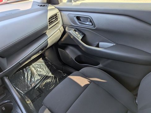 Certified 2024 Nissan Rogue S FWD image 15