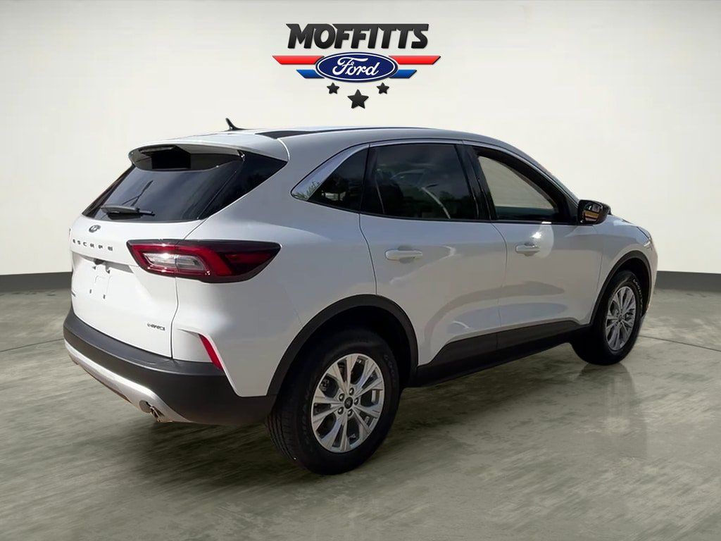 Used 2023 Ford Escape Active AWD/4WD image 5
