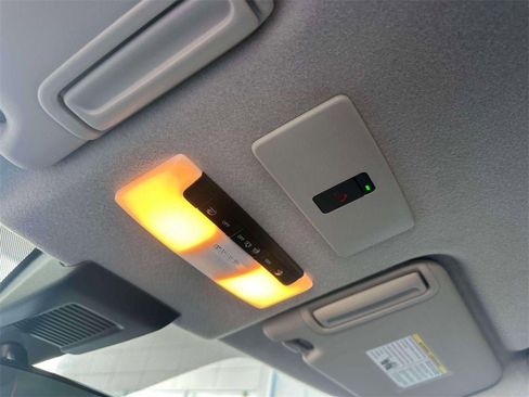 Certified 2024 Nissan Kicks SR image 30