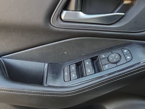 Used 2025 Nissan Rogue SV FWD image 7