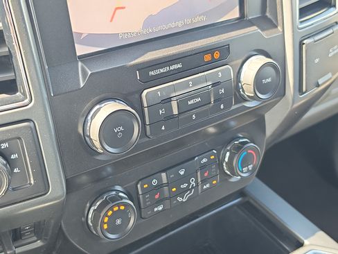 Used 2021 Ford F350 XLT w/ XLT Premium Package AWD/4WD image 27
