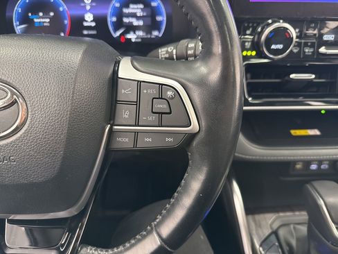Used 2023 Toyota Highlander Platinum image 22
