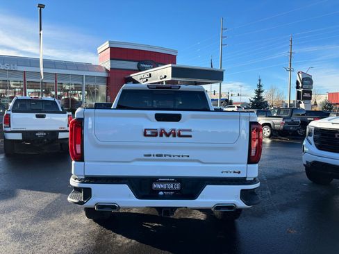 Used 2022 GMC Sierra 1500 AT4 w/ AT4 Premium Package image 11