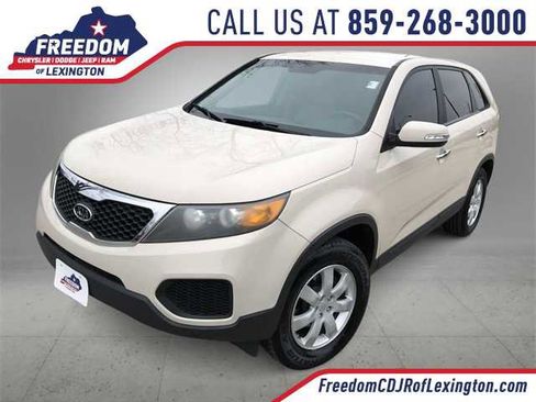 Used 2011 Kia Sorento LX image 1