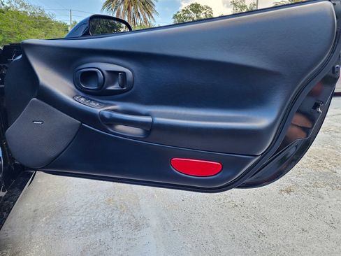 Used 2003 Chevrolet Corvette Convertible w/ Preferred Equipment Group1 RWD image 26