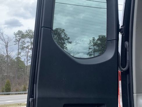 Used 2024 Mercedes-Benz Sprinter 3500 image 36