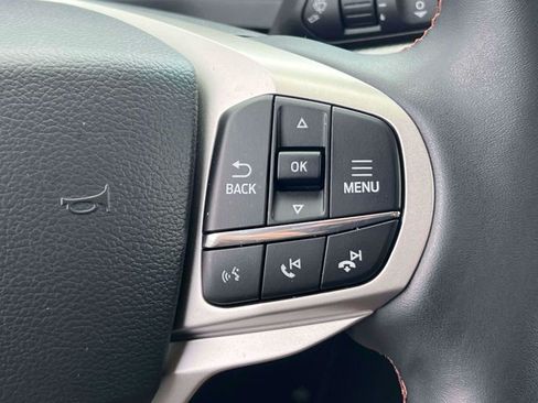 Used 2026 Ford Explorer Active AWD/4WD image 27