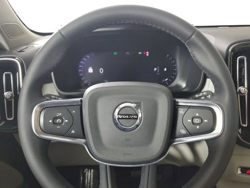 Certified 2024 Volvo XC40 B5 Ultimate w/ Protection Package Premier AWD/4WD image 29