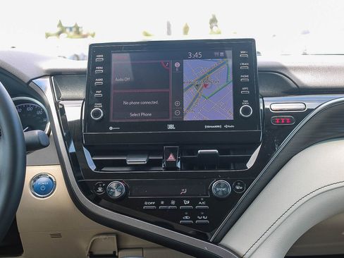 Used 2022 Toyota Camry XLE w/ Navigation Upgrade Package FWD image 14