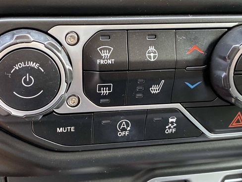 Certified 2022 Jeep Wrangler Unlimited Sport AWD/4WD image 16