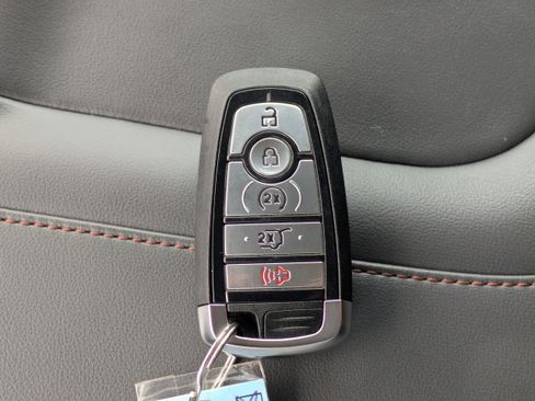 Certified 2025 Ford Expedition Active image 28