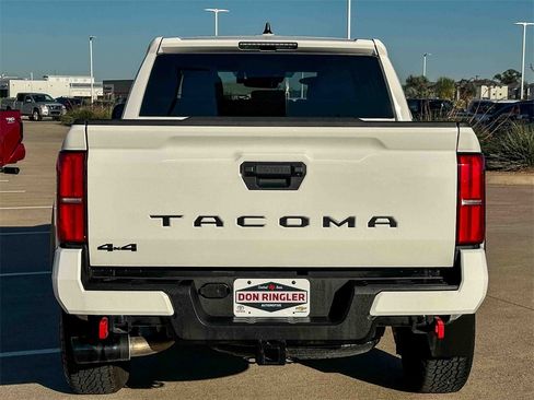 Used 2024 Toyota Tacoma TRD Off-Road image 4