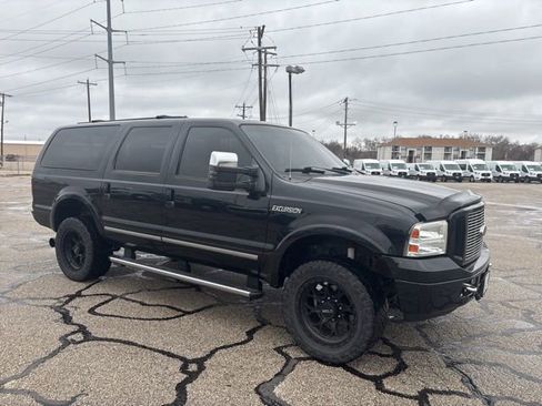 Used 2005 Ford Excursion Limited image 3