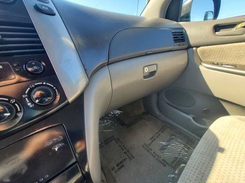 Used 2007 Toyota Sienna LE image 16