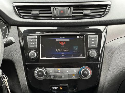 Used 2020 Nissan Rogue Sport S image 14