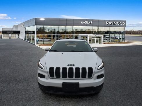 Used 2018 Jeep Cherokee Limited w/ High Altitude Package FWD image 8