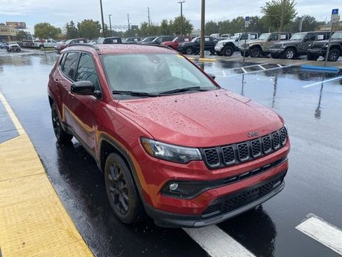Used 2025 Jeep Compass Latitude w/ Altitude Special Edition image 2