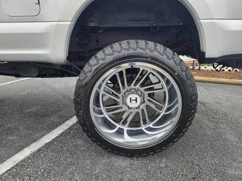 Used 2017 Ford F350 Lariat w/ Lariat Value Package image 12