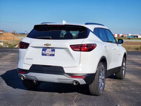 New 2026 Chevrolet Blazer LT w/ Convenience Package FWD image 4