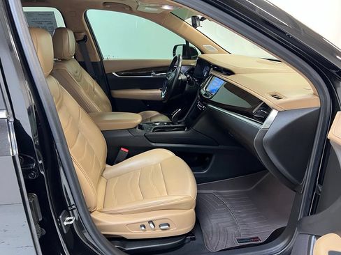 Used 2021 Cadillac XT6 Premium Luxury w/ Platinum Package AWD/4WD image 34