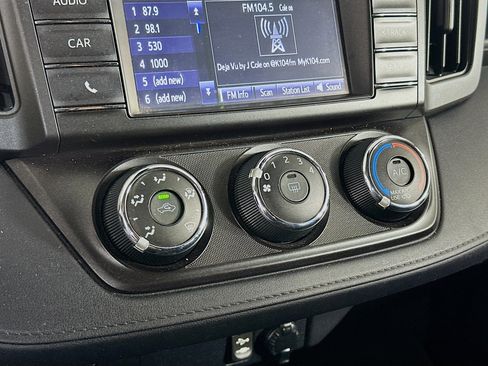 Used 2017 Toyota RAV4 LE image 23