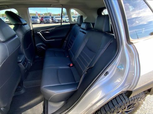Used 2020 Toyota RAV4 Limited image 21