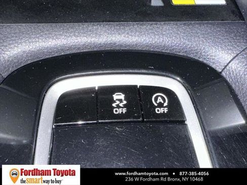 Certified 2022 Toyota Corolla Cross LE image 26