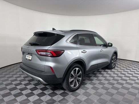 Used 2024 Ford Escape Platinum image 3