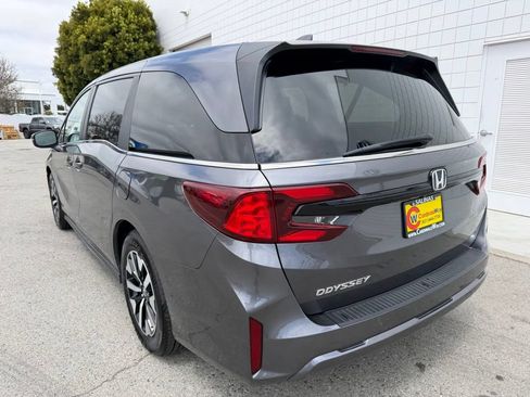 Used 2025 Honda Odyssey EX-L image 4