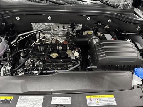Used 2024 Volkswagen Atlas Cross Sport SEL R-Line image 38
