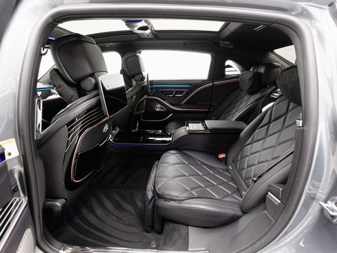 Certified 2024 Mercedes-Benz Maybach S 580 4MATIC image 30
