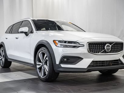 Used 2025 Volvo V60 B5 Cross Country Plus