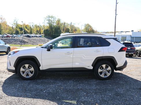 Used 2022 Toyota RAV4 LE image 4