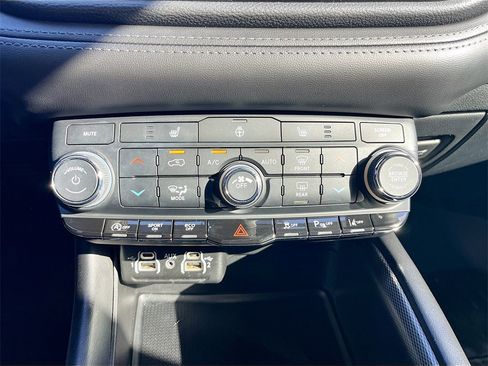 Used 2022 Dodge Durango GT image 15