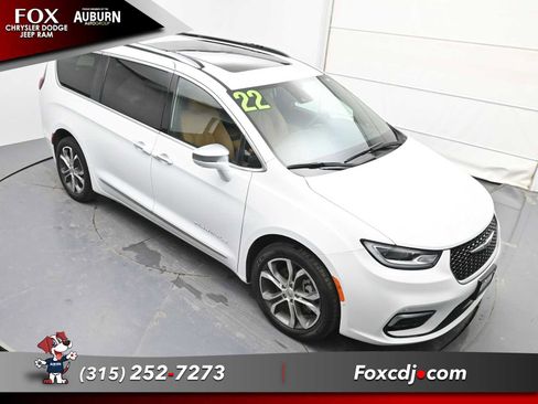 Used 2022 Chrysler Pacifica Pinnacle image 25